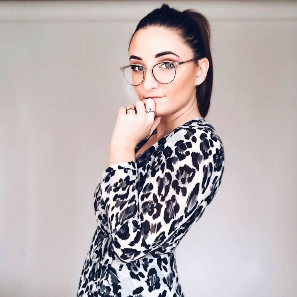 Meet your Posher, Olivia